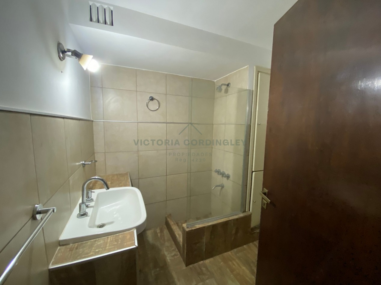 VENTA | CASA 4 AMBIENTES | COCHERA | MONTEMAR
