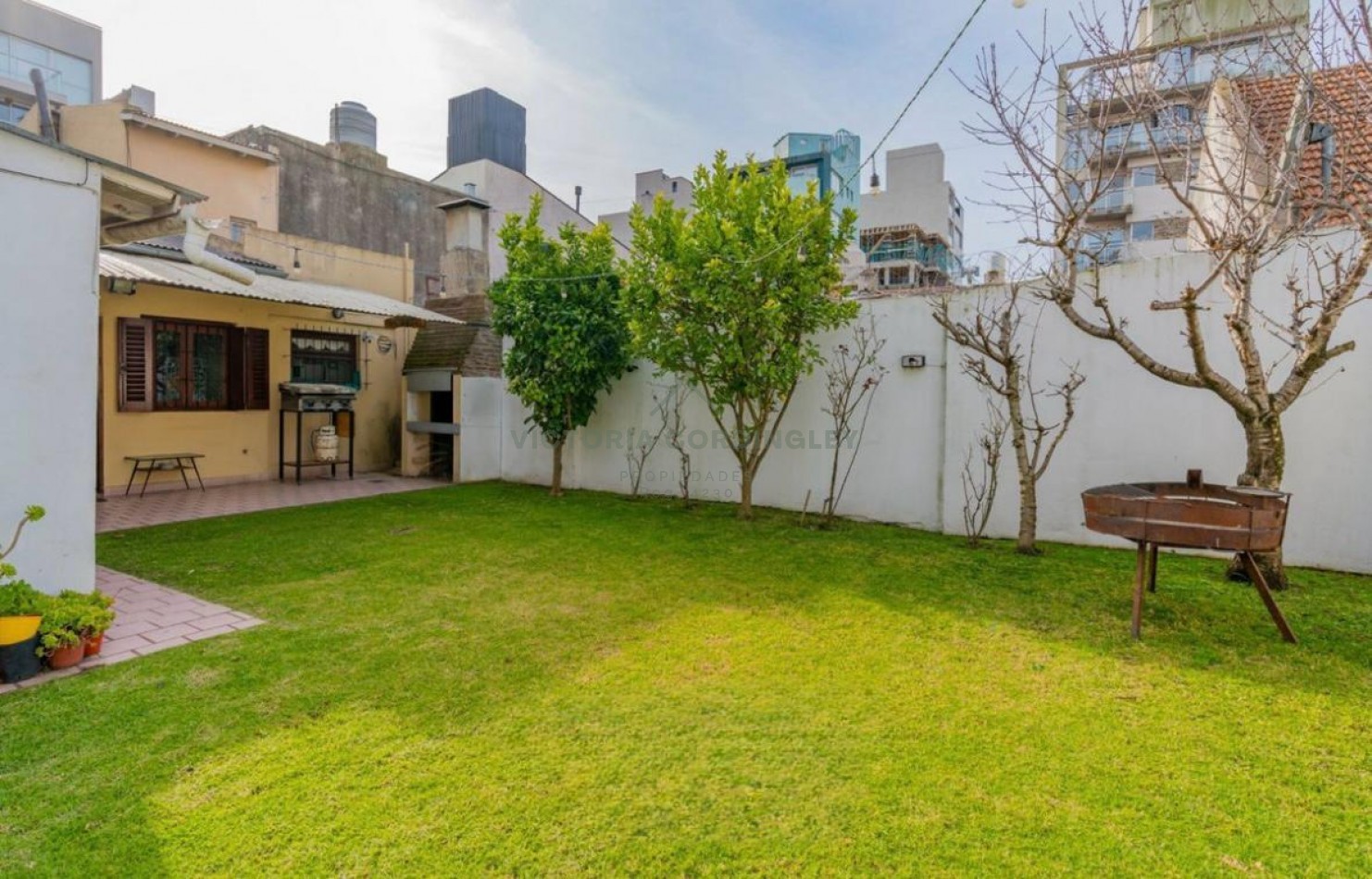VENTA | CASA 4 AMBIENTES | COCHERA | ZONA GUEMES