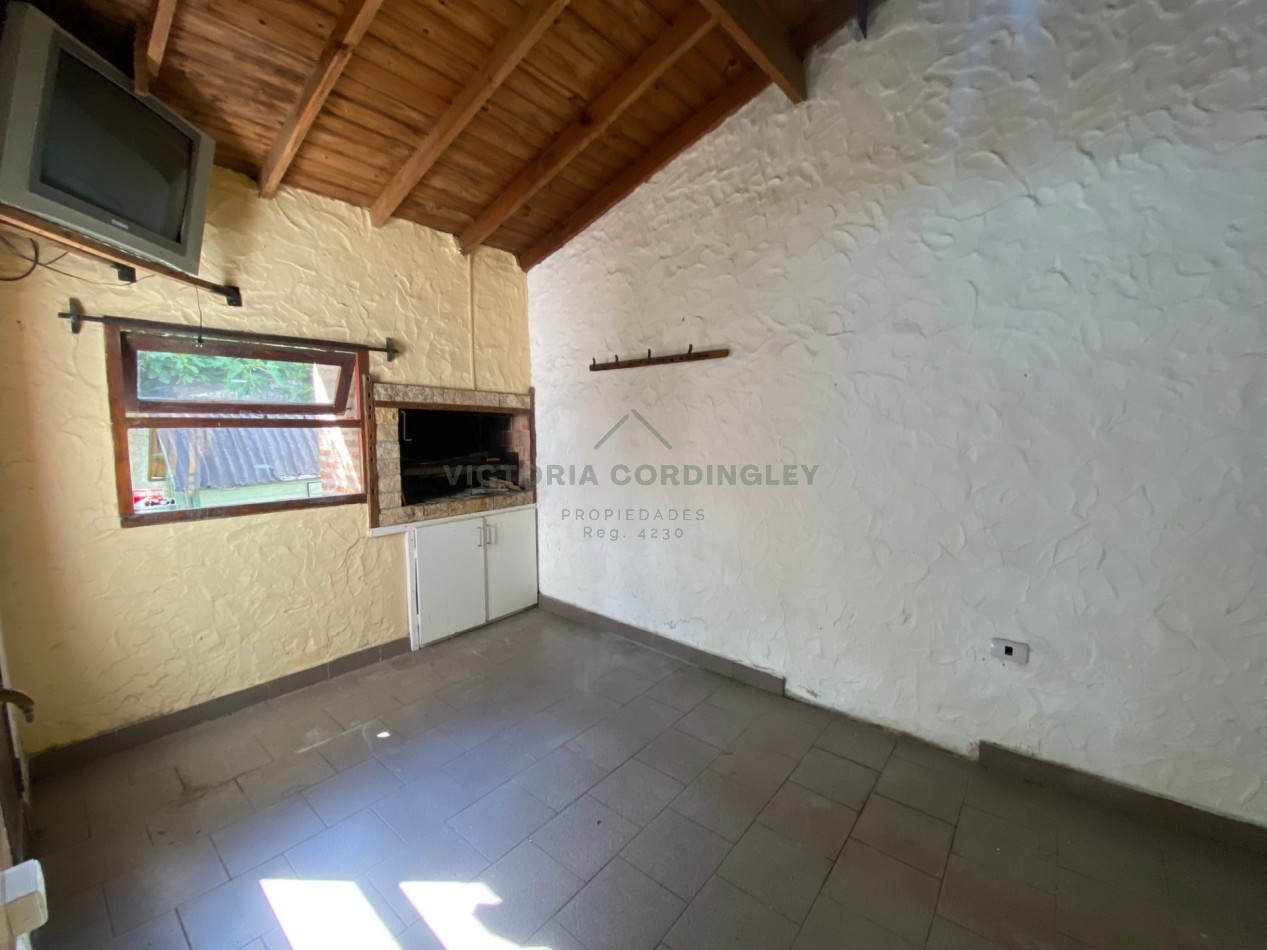 VENTA | CASA 4 AMBIENTES | COCHERA | MONTEMAR