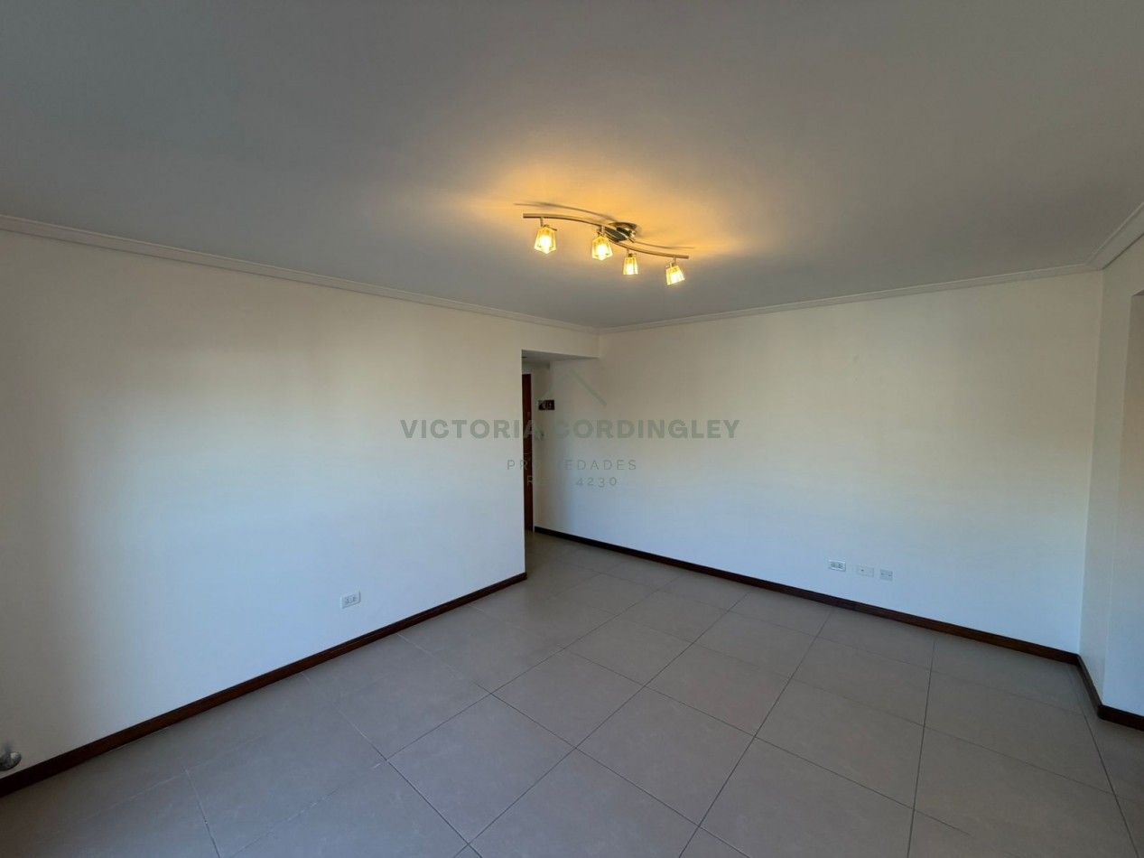 VENTA | DEPARTAMENTO DOS AMBIENTES | BALCON TERRAZA | COCHERA | CENTRO