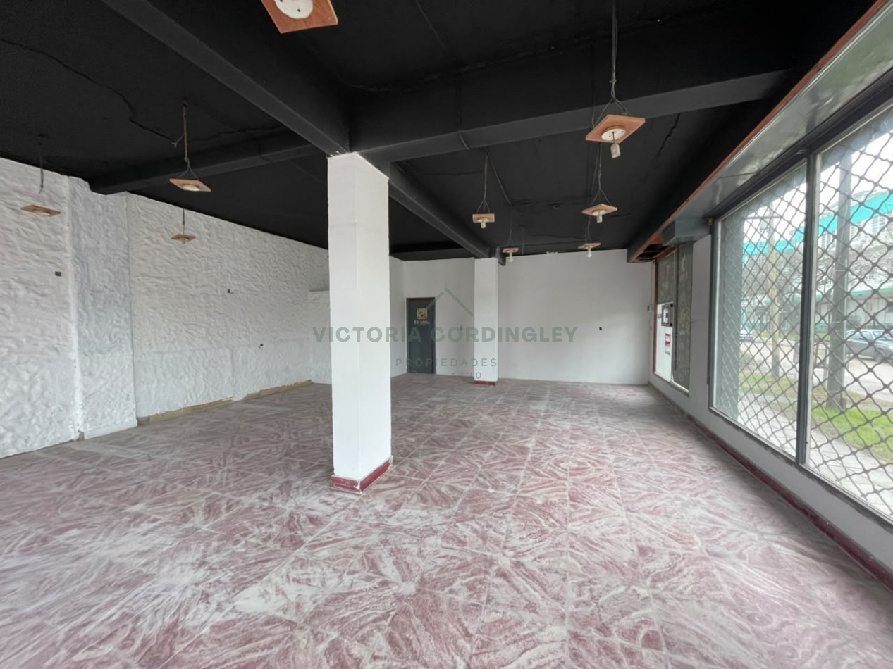 ALQUILER COMERCIAL 24 MESES | IMPORTANTE ESQUINA | ZONA FACULTAD INGENIERIA 