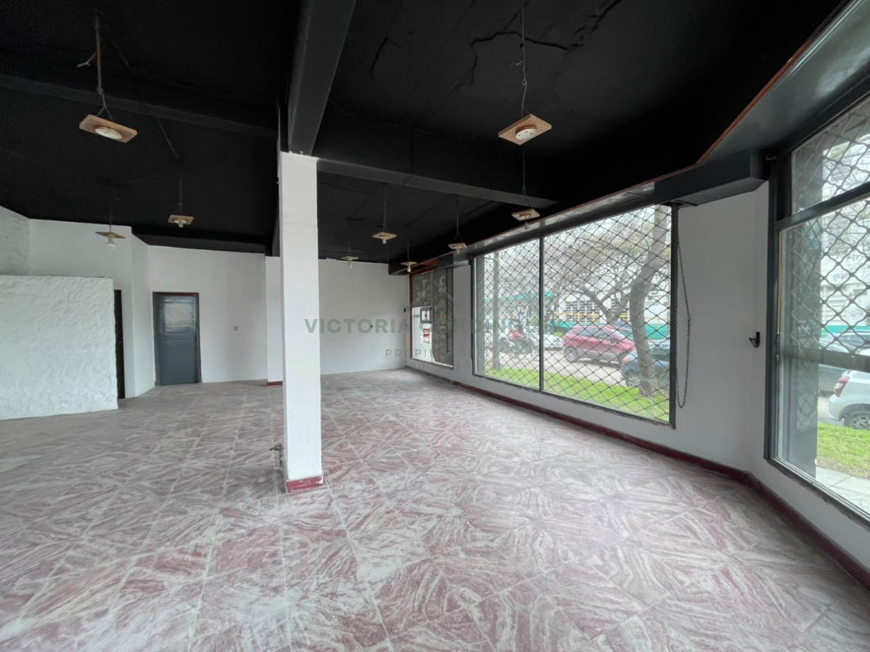 ALQUILER COMERCIAL 24 MESES | IMPORTANTE ESQUINA | ZONA FACULTAD INGENIERIA 
