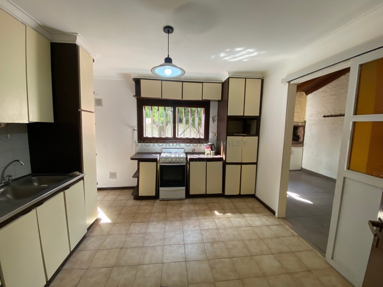 VENTA | CASA 4 AMBIENTES | COCHERA | MONTEMAR