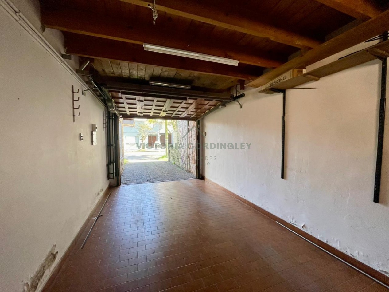 VENTA | CHALET 3 AMBIENTES | DEPENDENCIA | QUINCHO | COCHERA | 