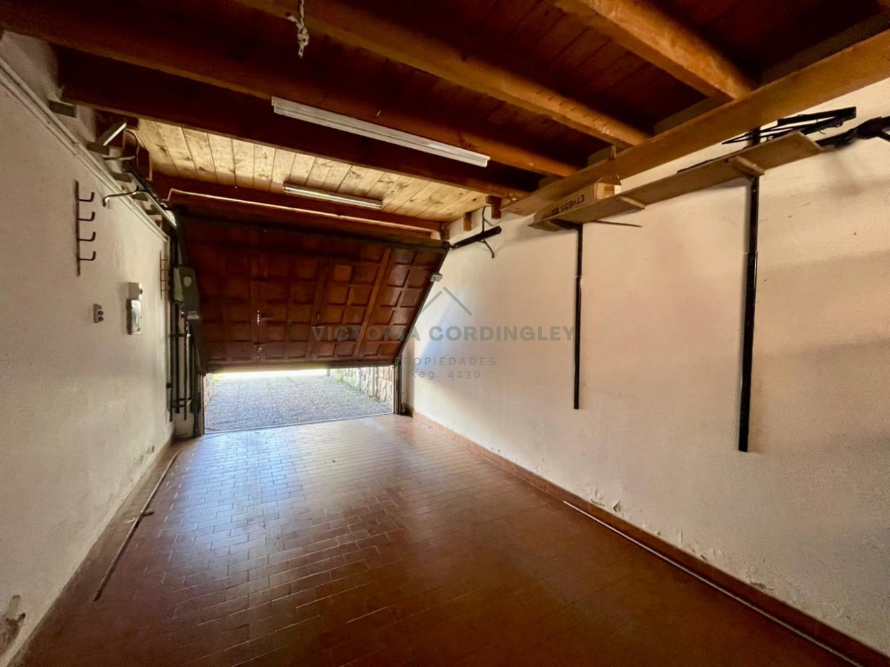 VENTA | CHALET 3 AMBIENTES | DEPENDENCIA | QUINCHO | COCHERA | 