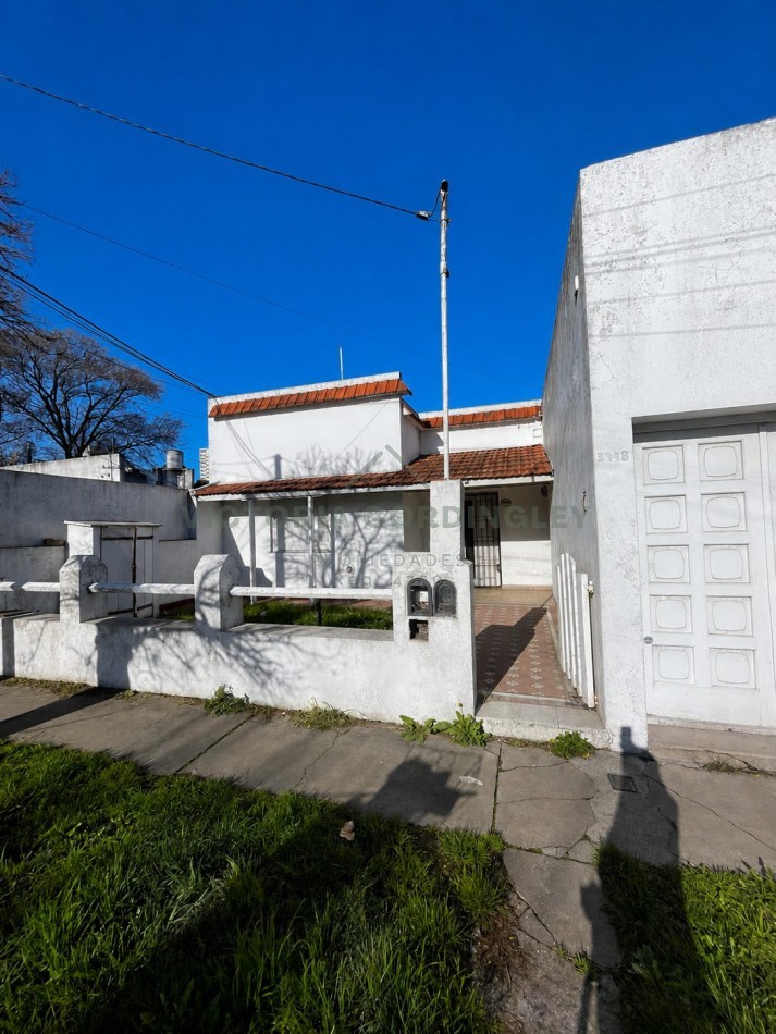 VENTA | CASA A DEMOLER | ZONA FUNES Y SAN LORENZO