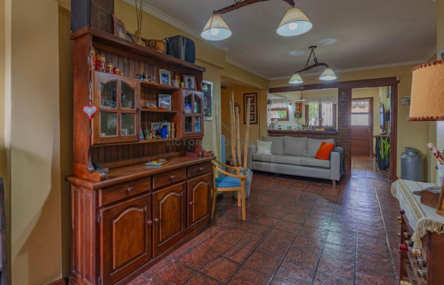 VENTA | CASA 4 AMBIENTES | COCHERA | ZONA GUEMES