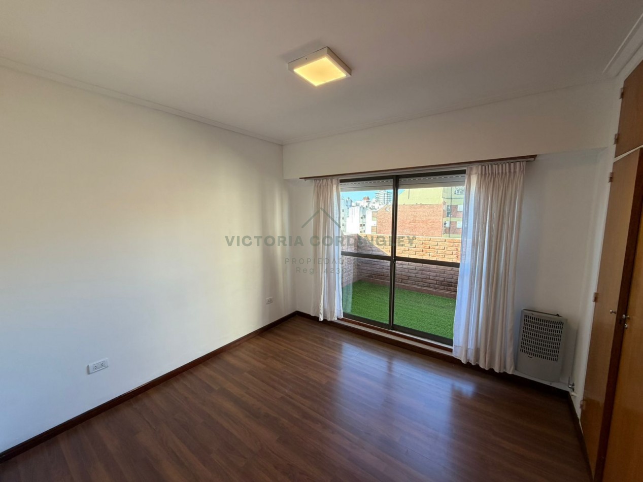 VENTA | DEPARTAMENTO DOS AMBIENTES | BALCON TERRAZA | COCHERA | CENTRO