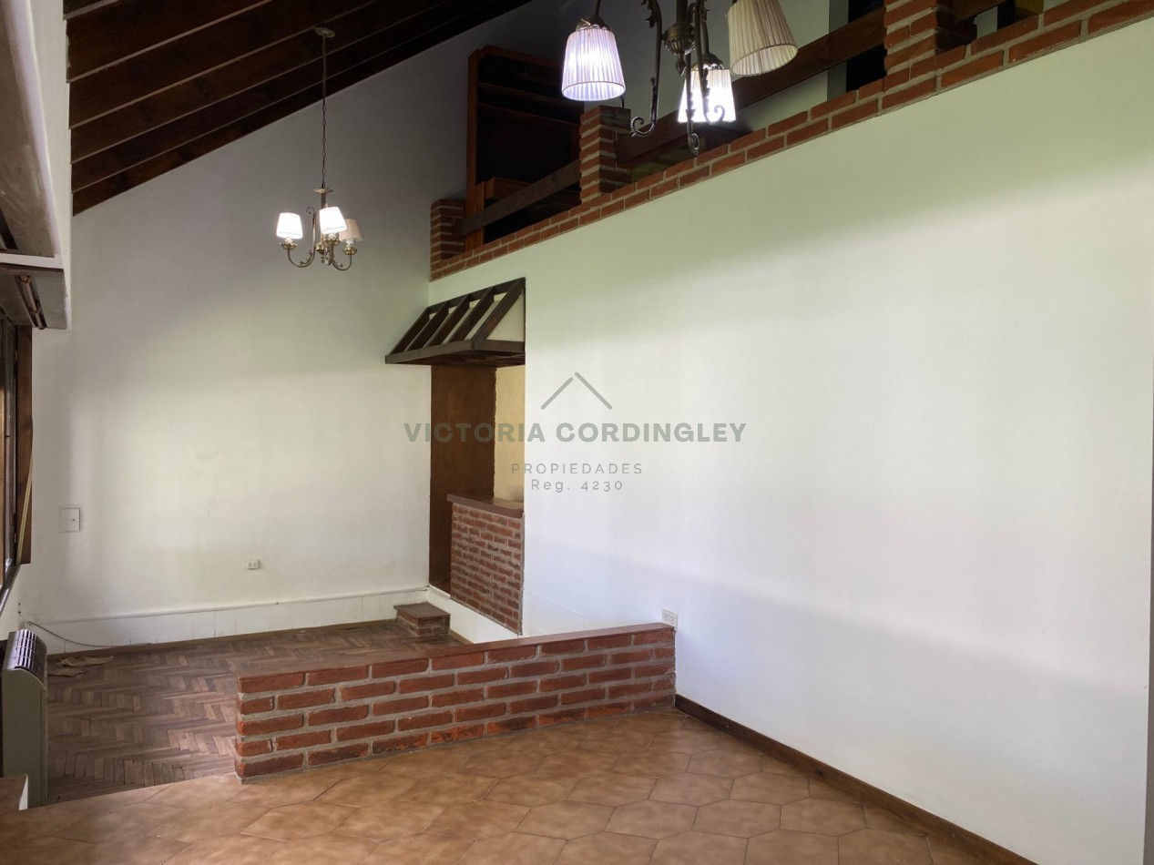 VENTA | CASA 4 AMBIENTES | COCHERA | MONTEMAR