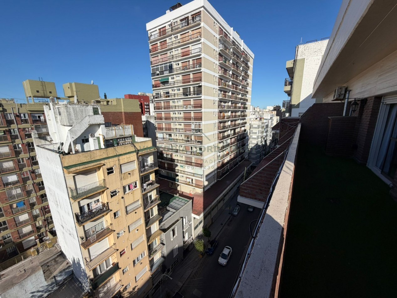 VENTA | DEPARTAMENTO DOS AMBIENTES | BALCON TERRAZA | COCHERA | CENTRO