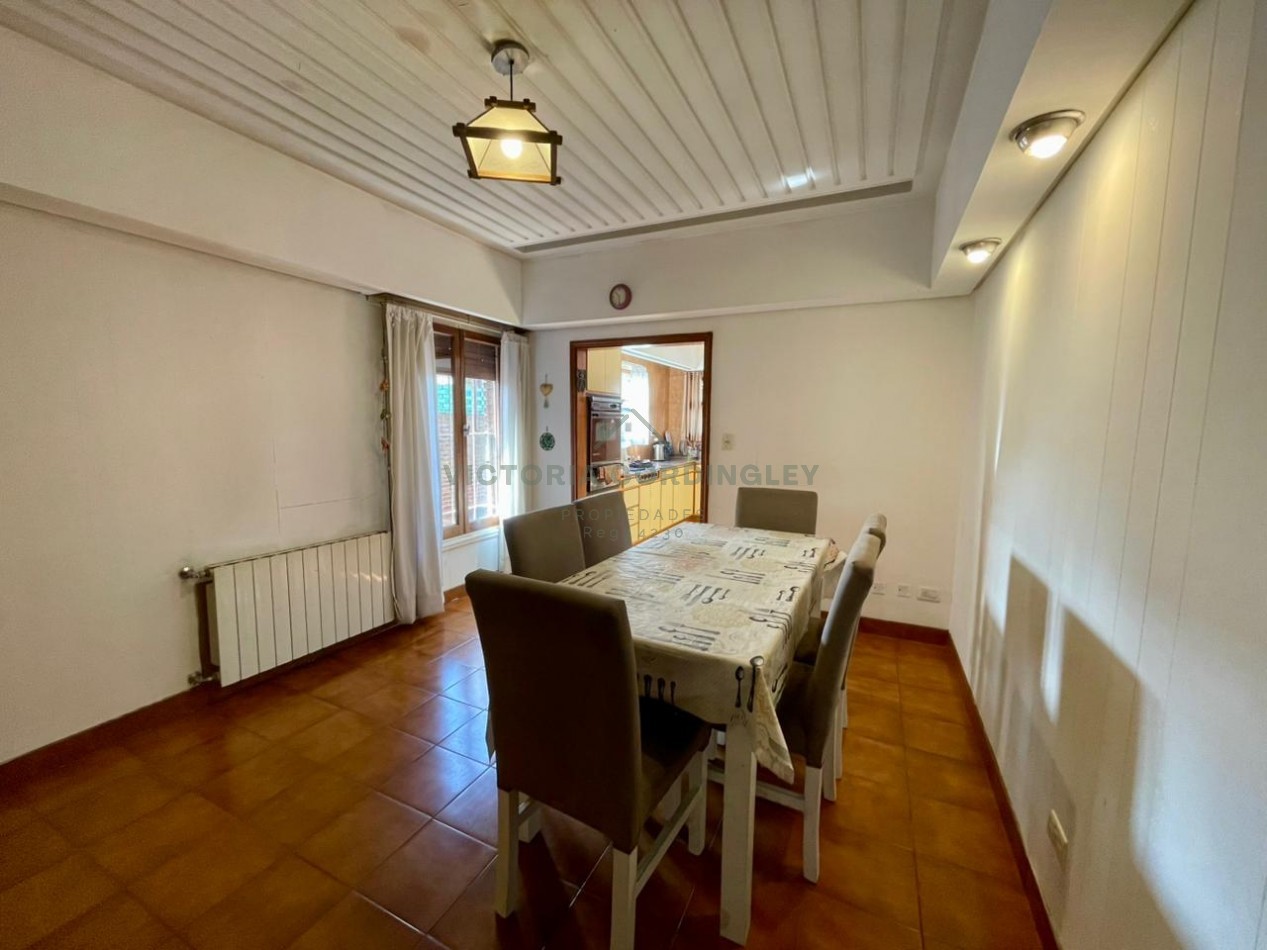 VENTA | CHALET 3 AMBIENTES | DEPENDENCIA | QUINCHO | COCHERA | 