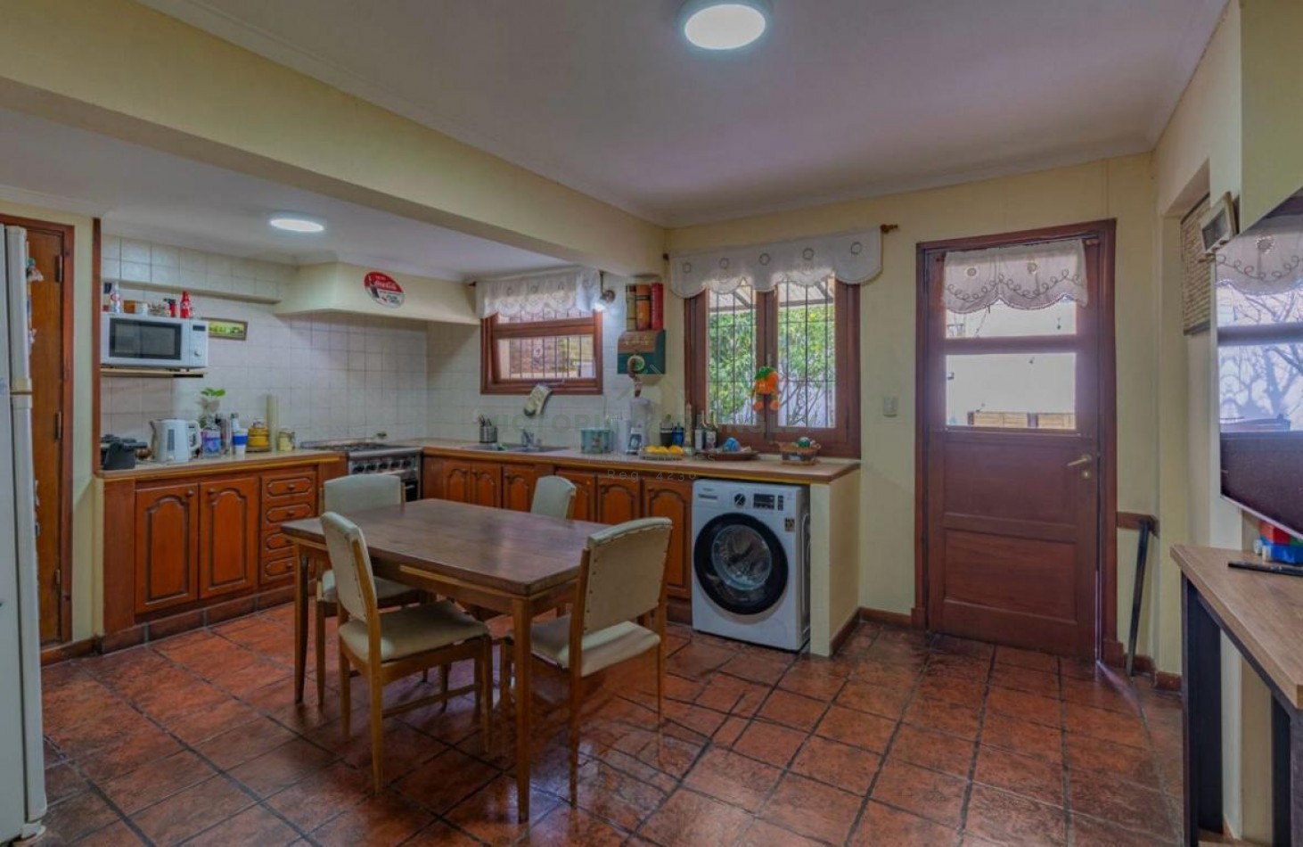 VENTA | CASA 4 AMBIENTES | COCHERA | ZONA GUEMES
