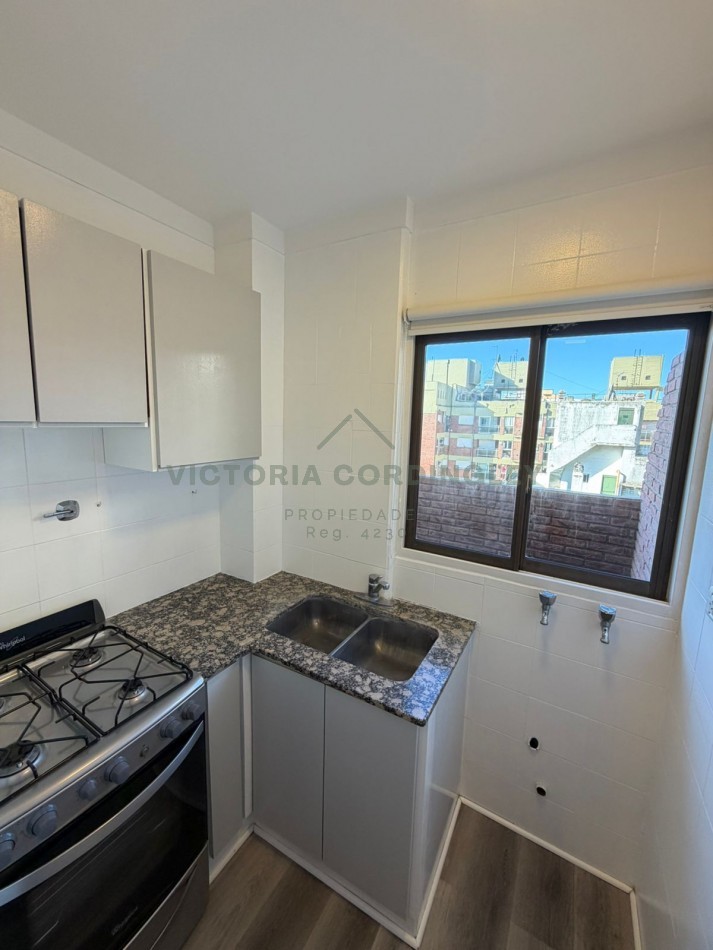 VENTA | DEPARTAMENTO DOS AMBIENTES | BALCON TERRAZA | COCHERA | CENTRO