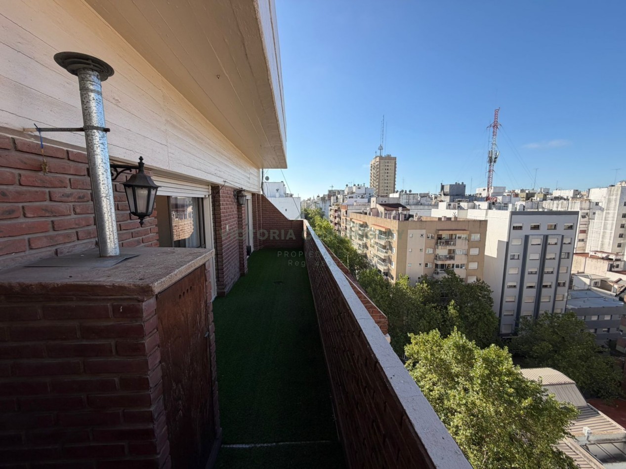VENTA | DEPARTAMENTO DOS AMBIENTES | BALCON TERRAZA | COCHERA | CENTRO