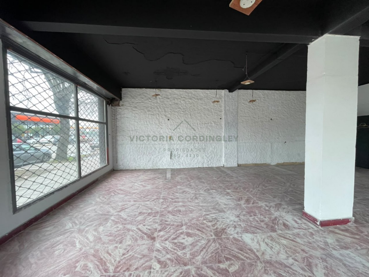 ALQUILER COMERCIAL 24 MESES | IMPORTANTE ESQUINA | ZONA FACULTAD INGENIERIA 