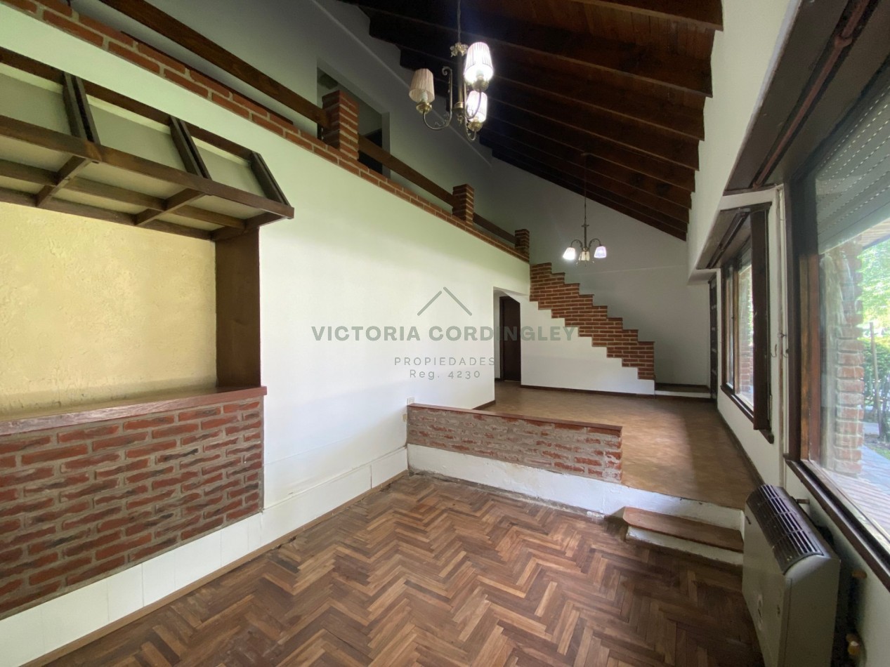 VENTA | CASA 4 AMBIENTES | COCHERA | MONTEMAR