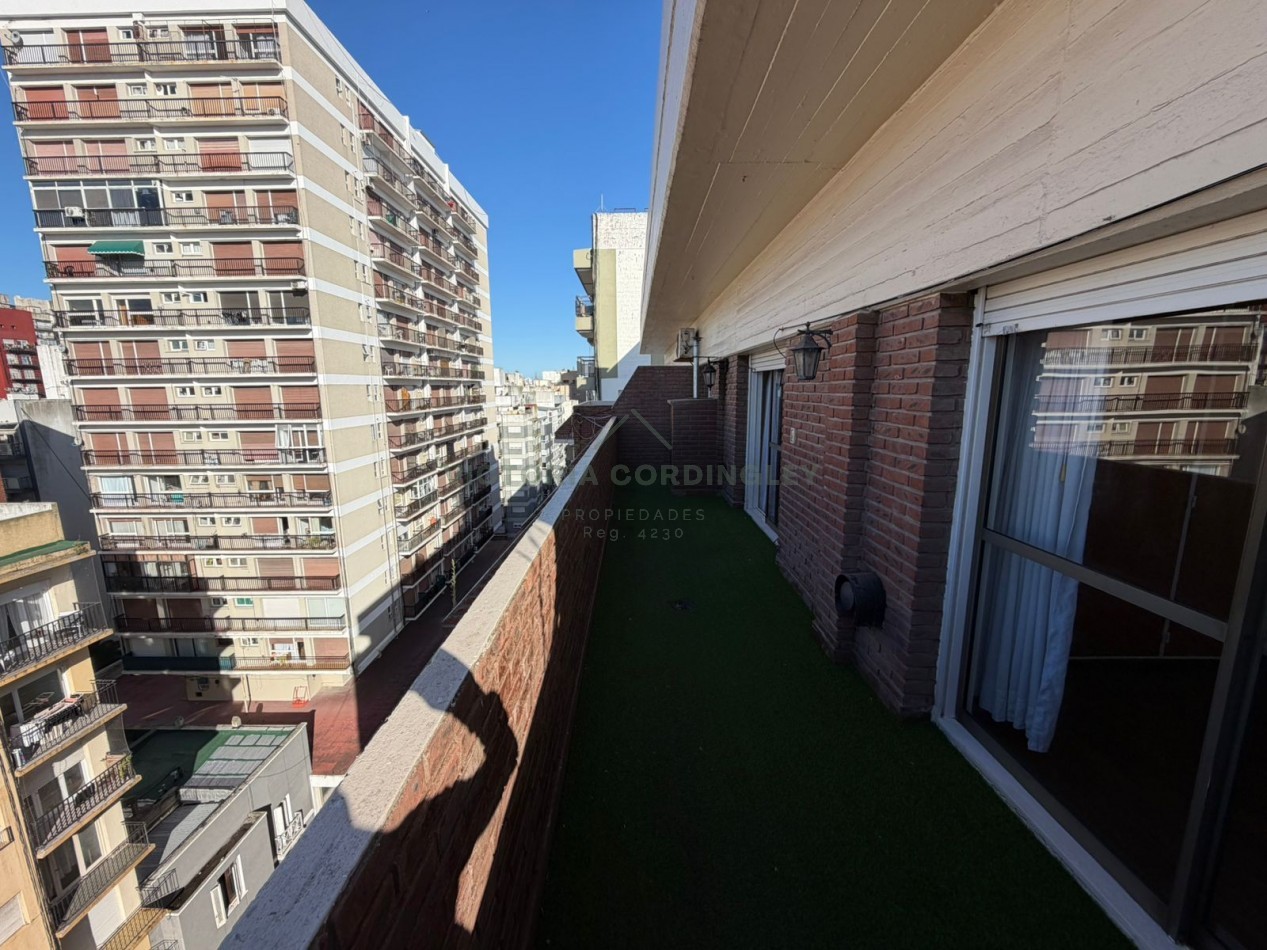 VENTA | DEPARTAMENTO DOS AMBIENTES | BALCON TERRAZA | COCHERA | CENTRO