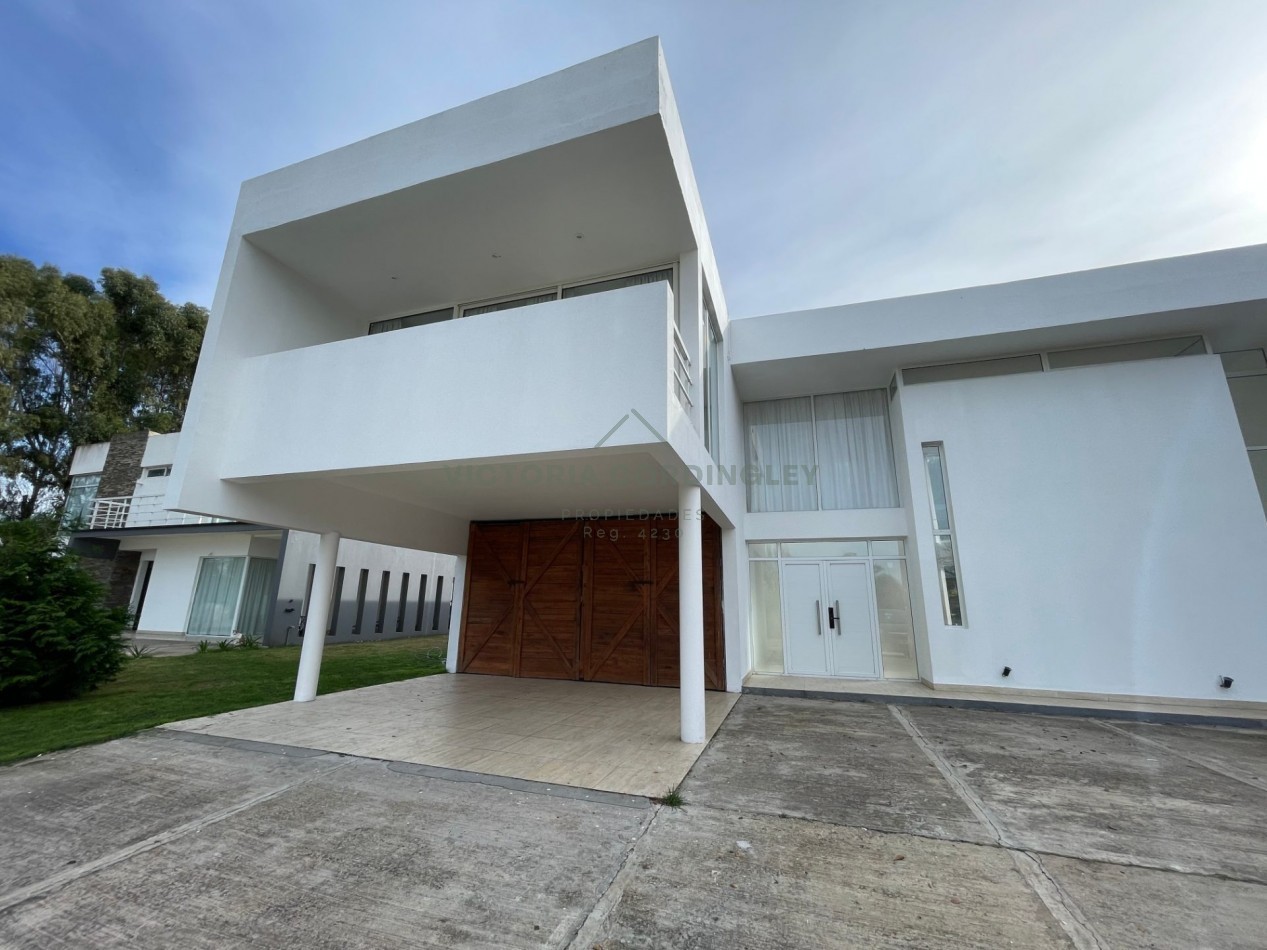 ALQUILER 24 MESES | CASA 4 AMBIENTES | PILETA CLIMATIZADA | RUMENCO