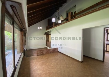 VENTA | CASA 4 AMBIENTES | COCHERA | MONTEMAR