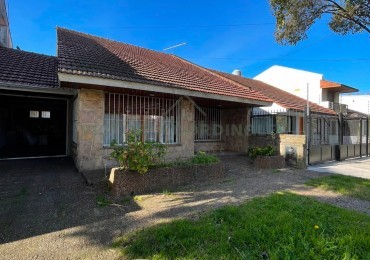 VENTA | CHALET 3 AMBIENTES | DEPENDENCIA | QUINCHO | COCHERA | 