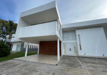 ALQUILER 24 MESES | CASA 4 AMBIENTES | PILETA CLIMATIZADA | RUMENCO